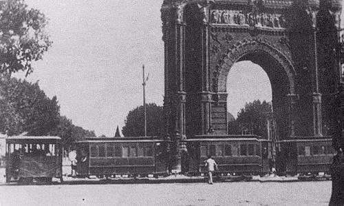 1877-Primer tramvia a vapor de Barcelona