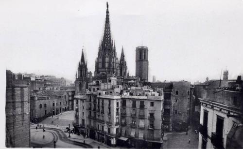 195x - Últimes cases de l'Avinguda Catedral - Barcelona